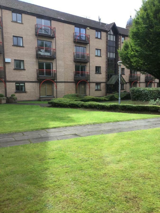 2 Bed City Apartment With Parking Glasgow Exterior foto